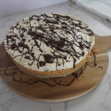 baileys irish cream liquor cheesecake with chocolate