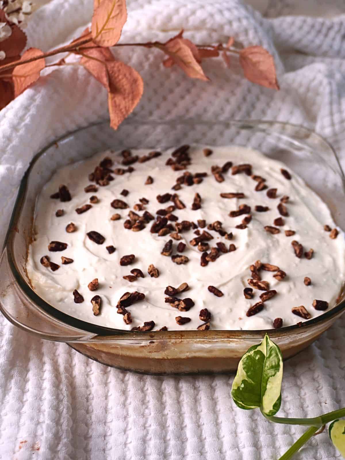 carrot cake baked oats with frosting