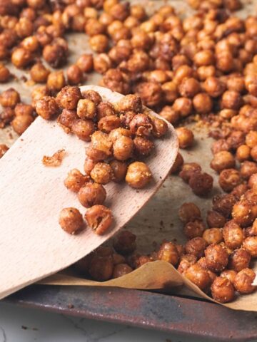 Mediterranean Roasted Chickpeas