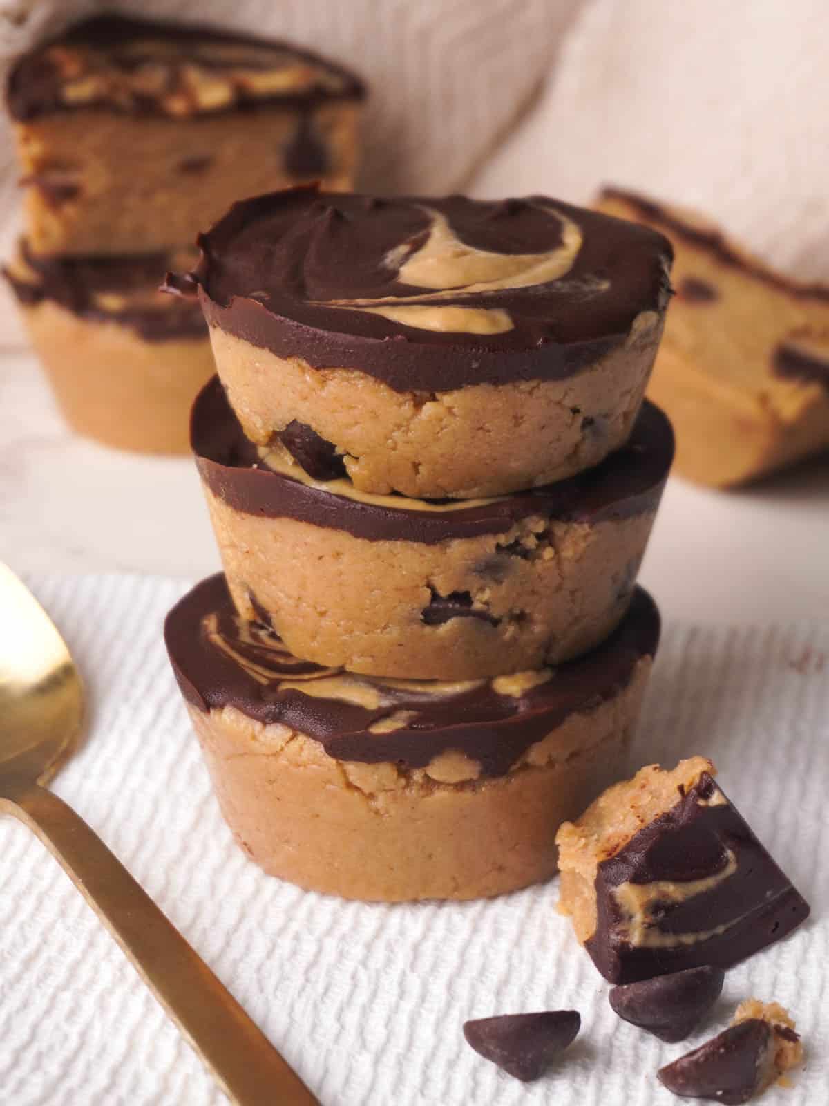 chocolate tahini cups